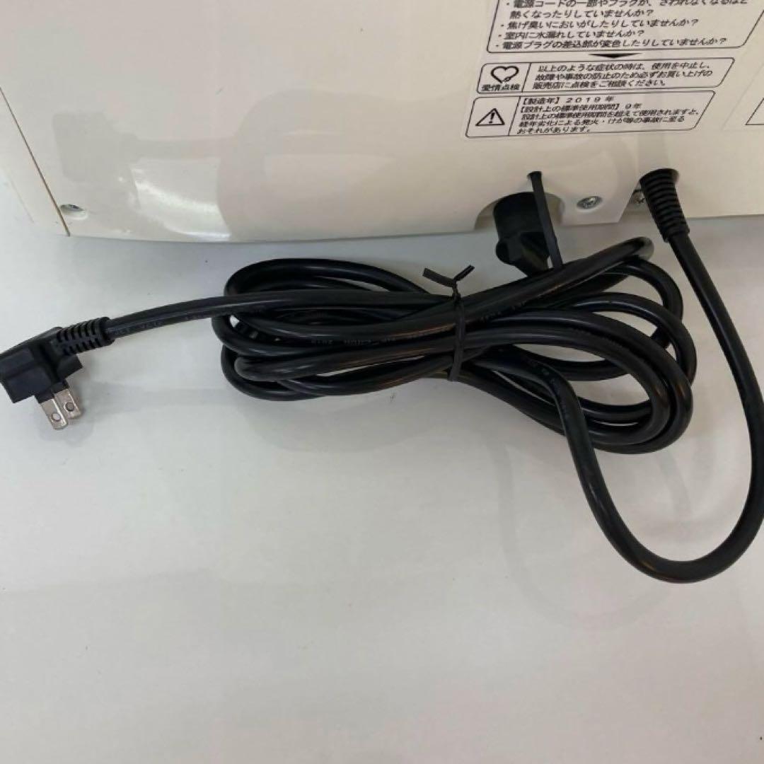 V111-17 トヨトミ　スポット冷暖エアコン TAD-22JW