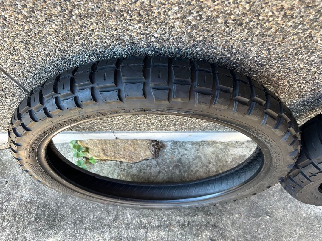 PIRELLI スコーピオンラリーSTR 90/90-21 150/70R18