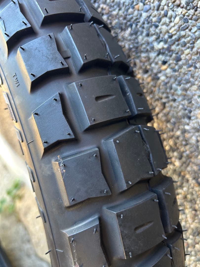 PIRELLI スコーピオンラリーSTR 90/90-21 150/70R18