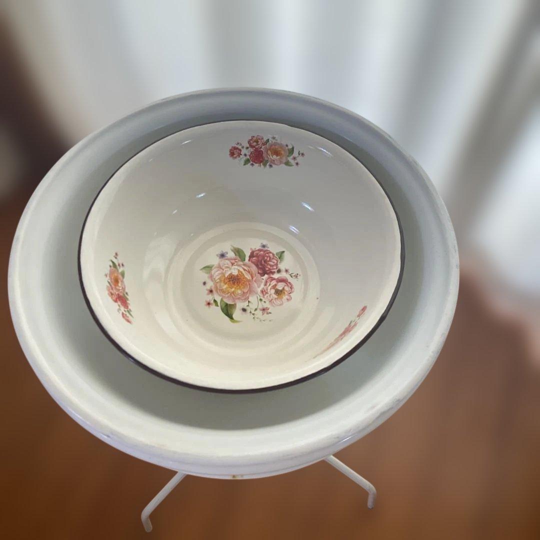 ビンテージホーロースタンド付きホーローボール2点