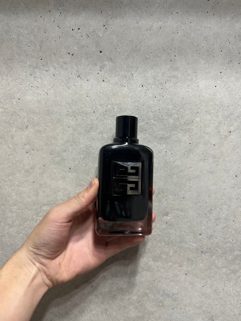 Givenchy Gentleman 香水 100ml ホワイトボックス付き