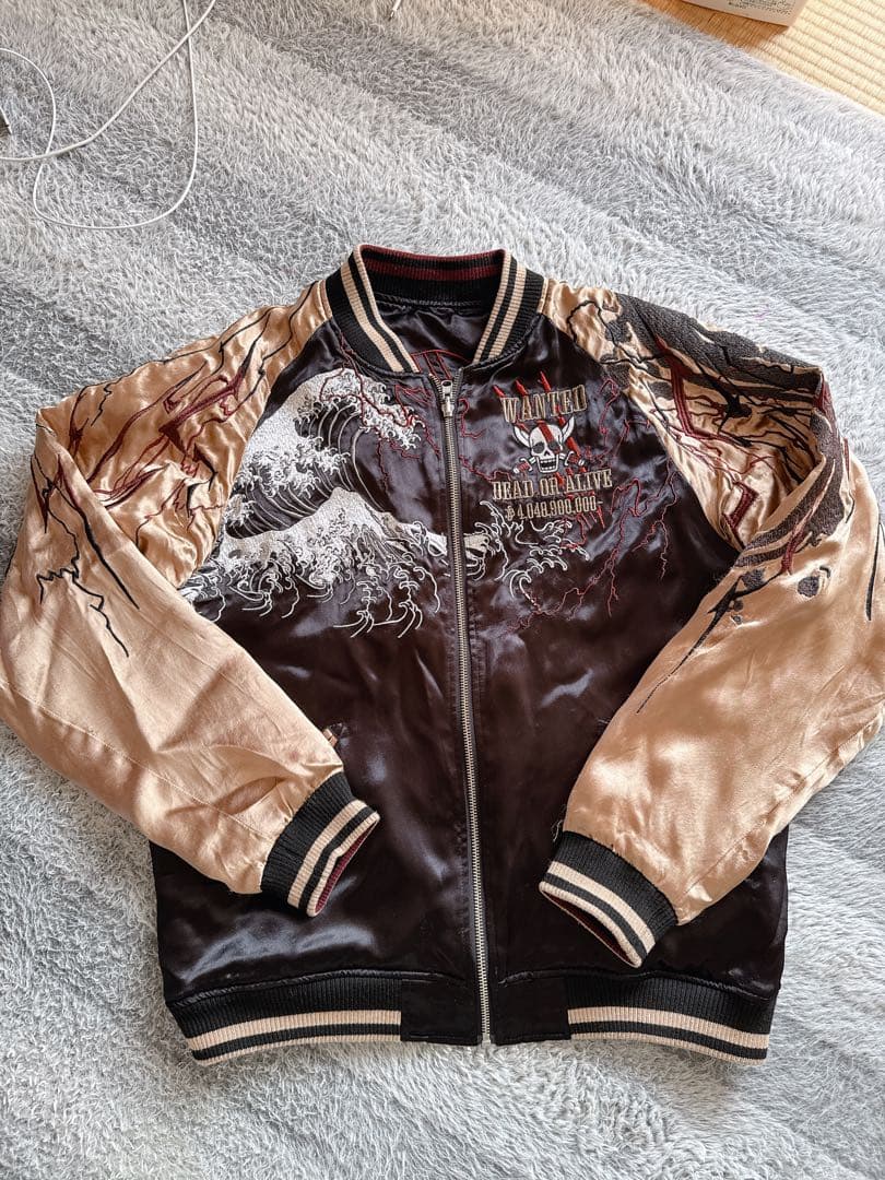 スカジャン 海の波とキャラクター刺繍