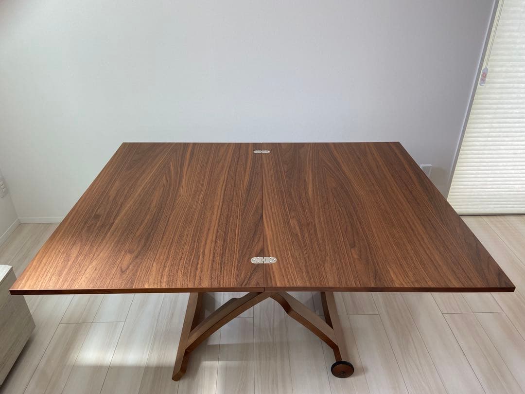 カリガリス　マスコッティ　ダイニングテーブル