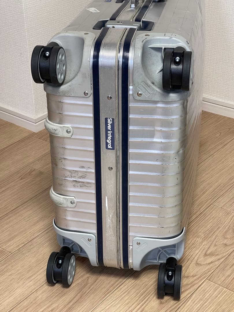 リモワ　シルバーインテグラル4輪トロリー78リットル