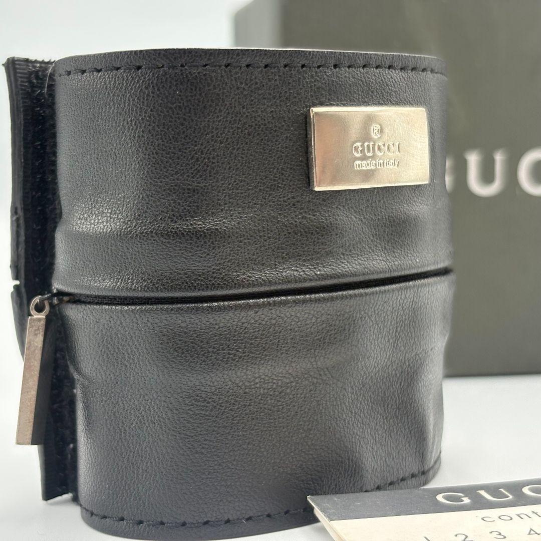 美品 グッチ ロゴプレート レザーバングル ケース付き 本革 リストバンド