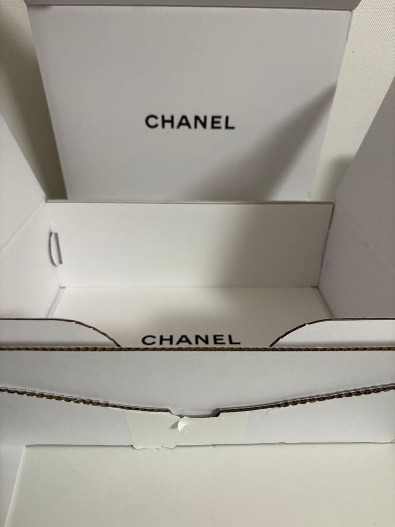 CHANEL 2025ホリデーレシーニュドゥシャネルチークペッシュルミエール