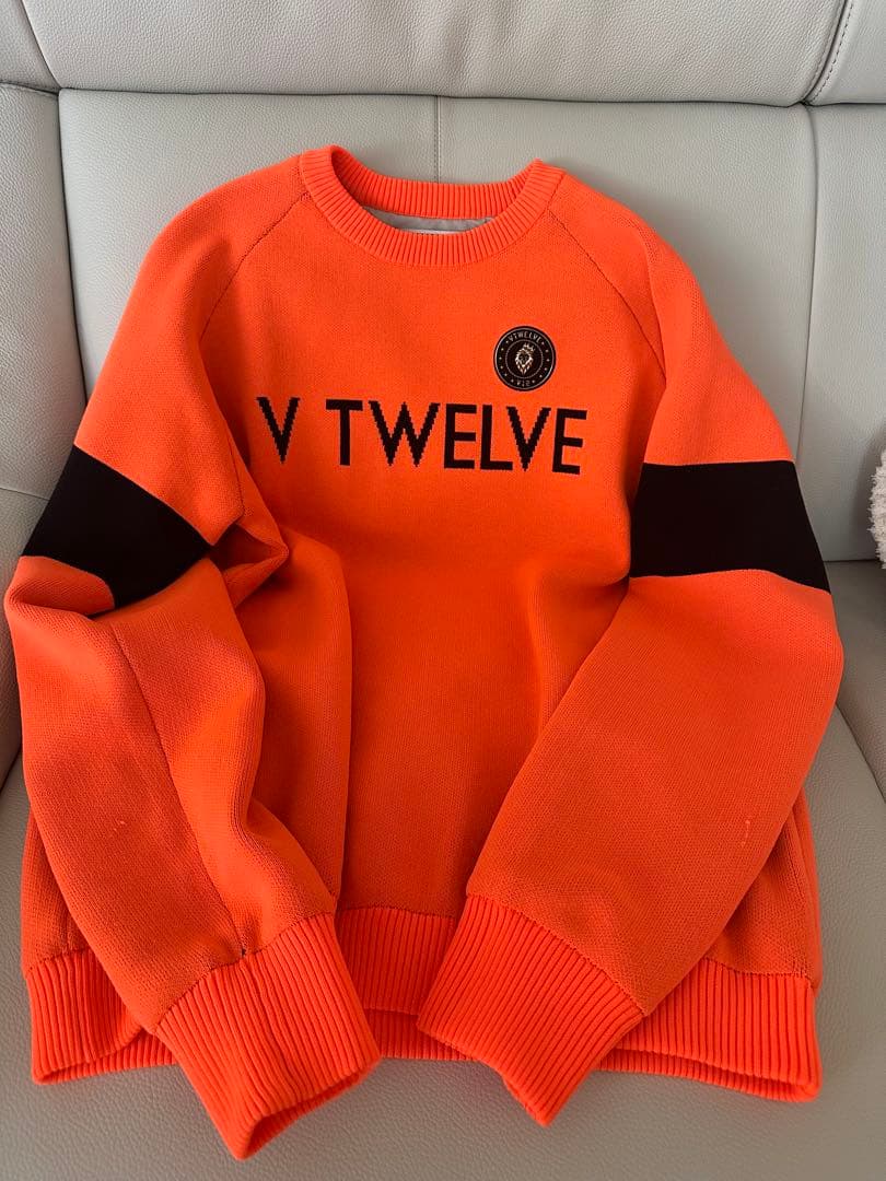V12 セーター