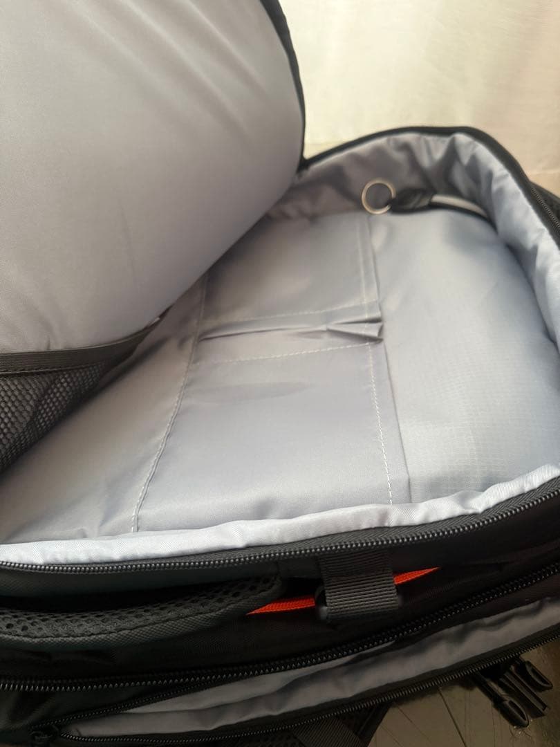 Bucketlist ブラックバックパック 20L-35L