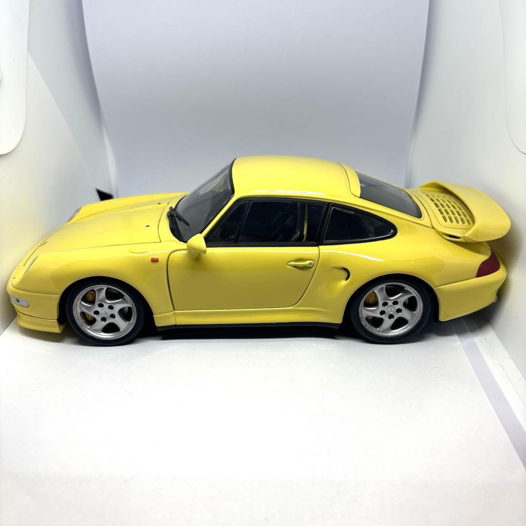 UTモデルズ ポルシェ 911 ターボS 1/18 ミニカー 絶版品