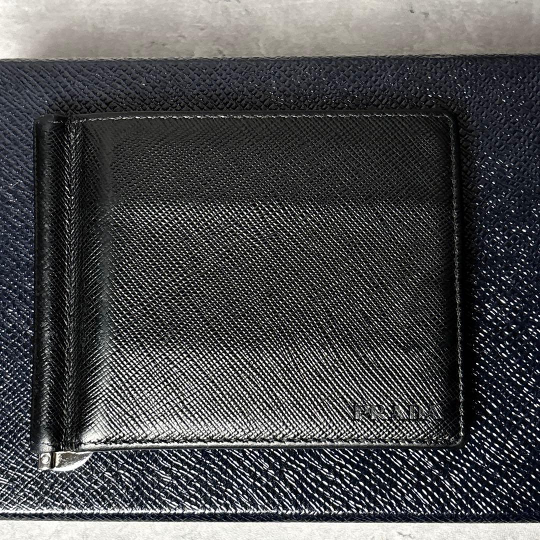 ✨極美品✨ PRADA マネークリップ ロゴ型押し サフィアーノレザー ブラック