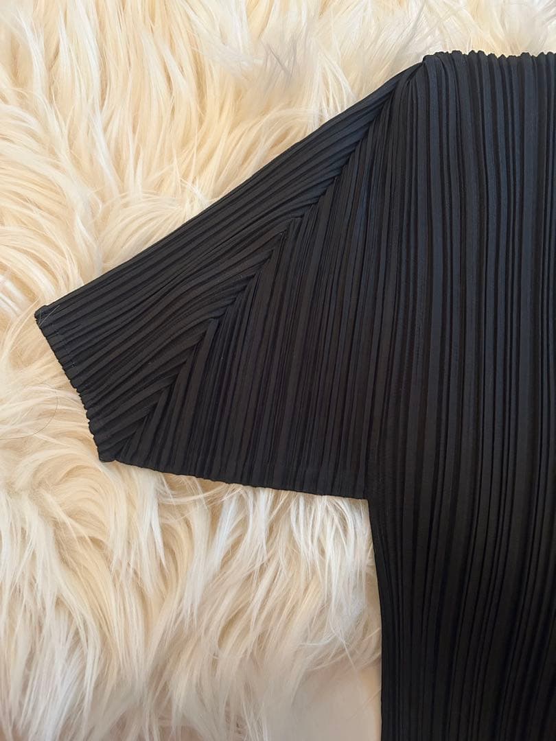 PLEATS PLEASE ブラック プリーツシャツ