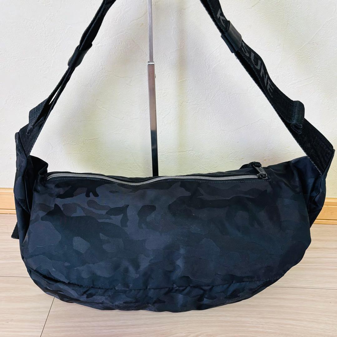 MAISON KITUSNE メゾンキツネ EASTPAK コラボ ボディバック