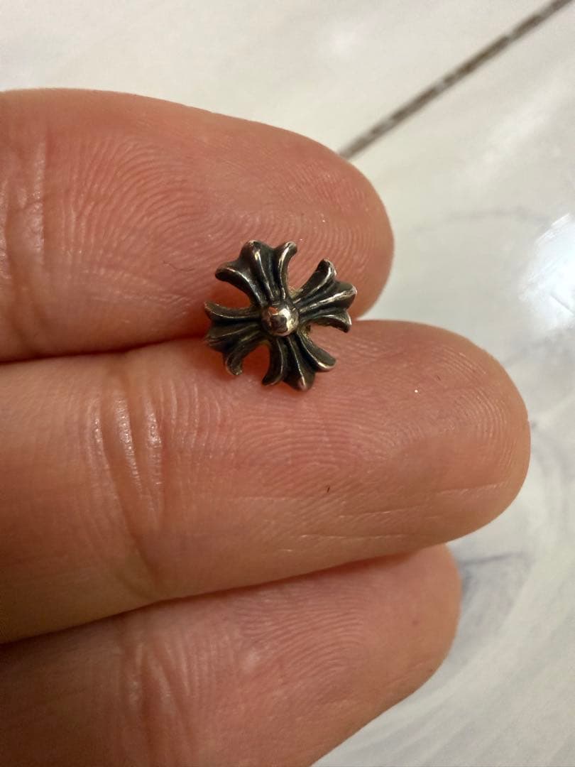 クロムハーツ　片耳　ピアス