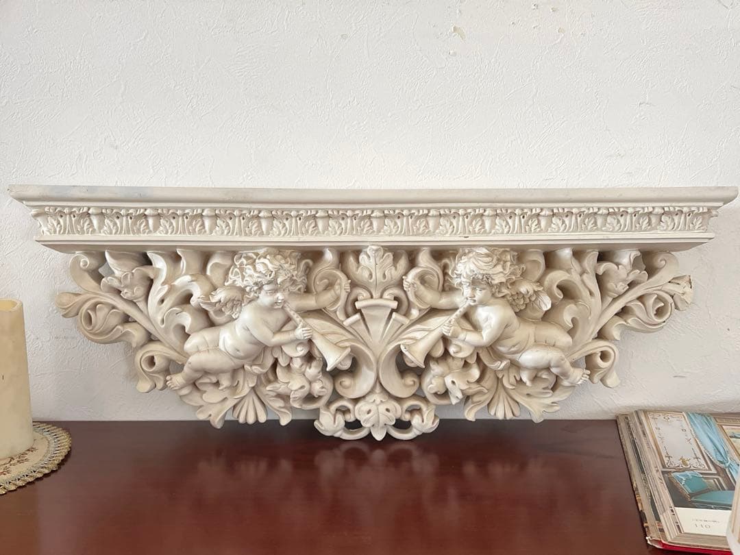 k754r122 ラッパを吹く天使 壁掛けシェルフ エンジェルレリーフ ホワイト