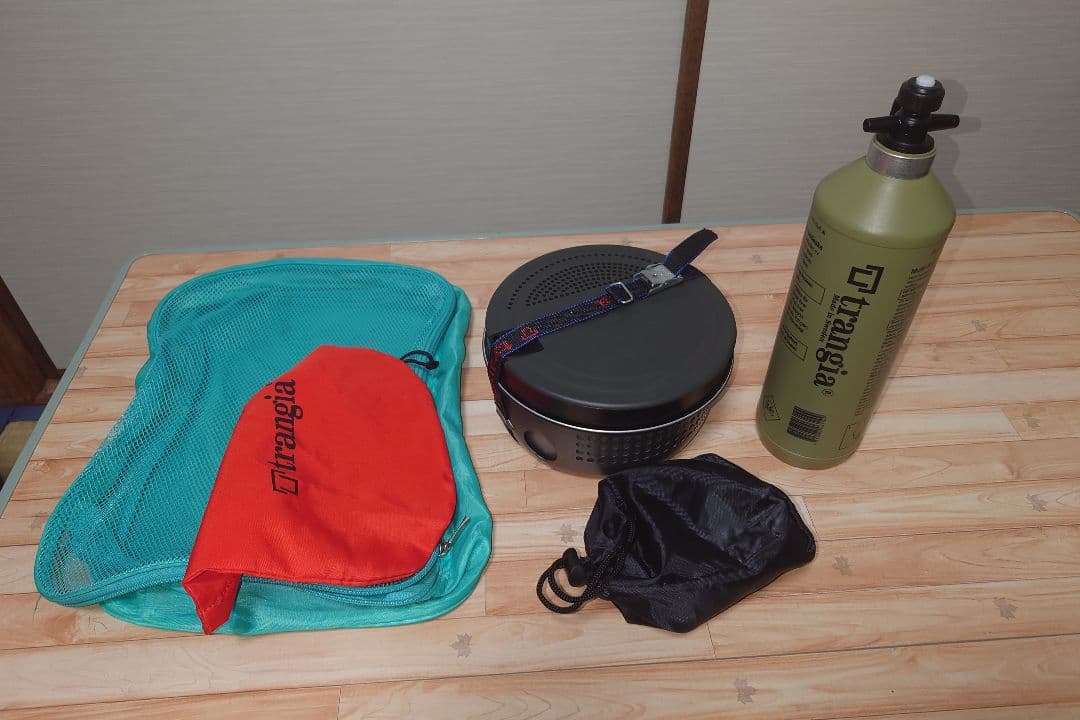 Trangia クッカーセットガス使用可能バーナーとケトルと燃料ボトル付