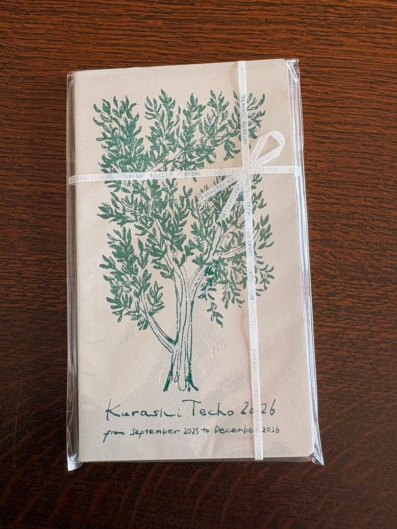 北欧暮らしの道具店、かろやかに揺れるウールロングコート、グレンチェック