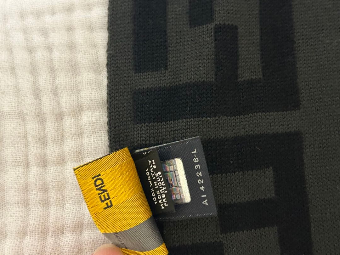 【中古品】FENDI マフラーズッカ柄　ブラック　グレー