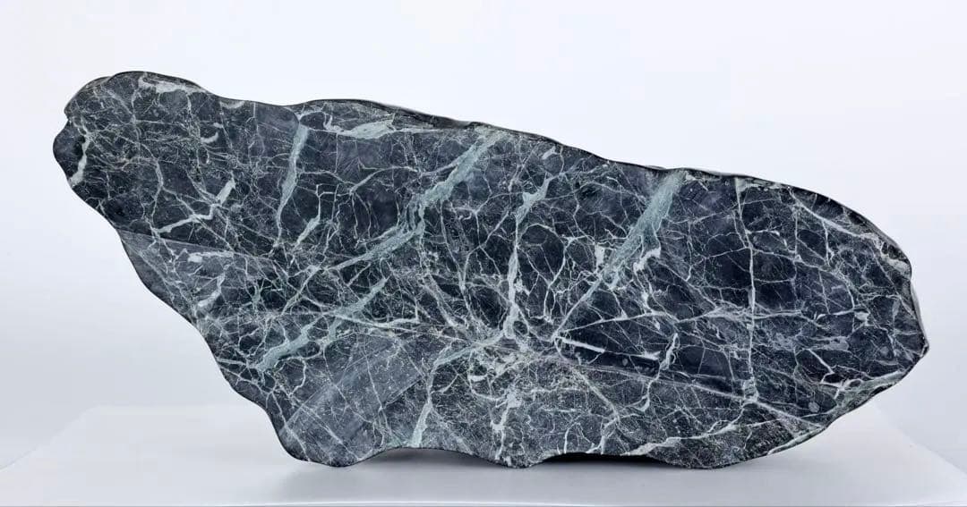 黒蛇紋石 黒翡翠 ネフライト 鑑賞石 超大型21.7kg 台座付 水石 天然石