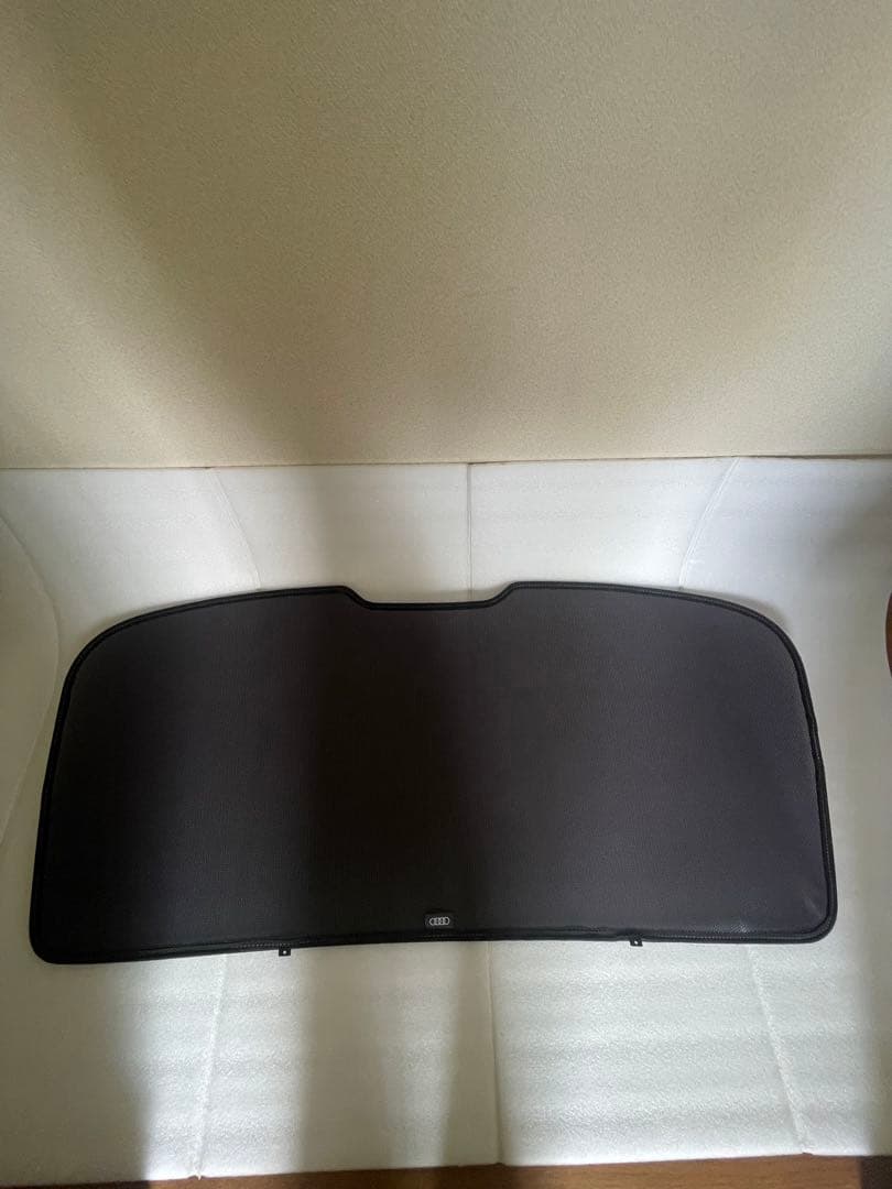 Audi A4 Avant 純正サンシェード