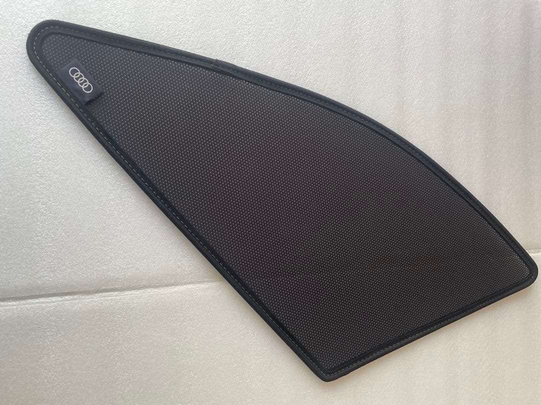 Audi A4 Avant 純正サンシェード