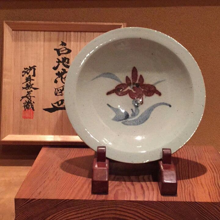 【珍品?】白地花図皿（キズあり）