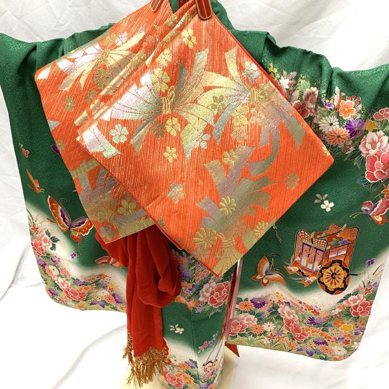 409ag1□七五三 七歳 女児 着物&袋帯&長襦袢 金彩 御所車 蝶□美品