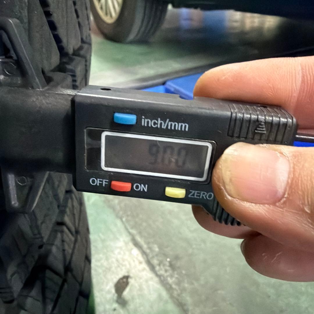 ブリジストン ブリザックDM-V3 225/65R17 23年製 4本セット