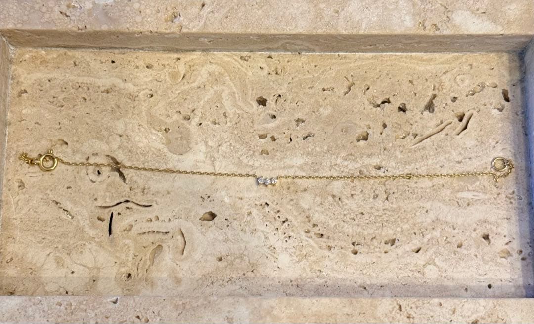 k18 金　ブレスレット　ダイヤ三粒　刻印あり