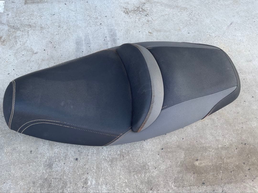 トリシティ 125 SE82J 社外　張替　シート　バックレスト
