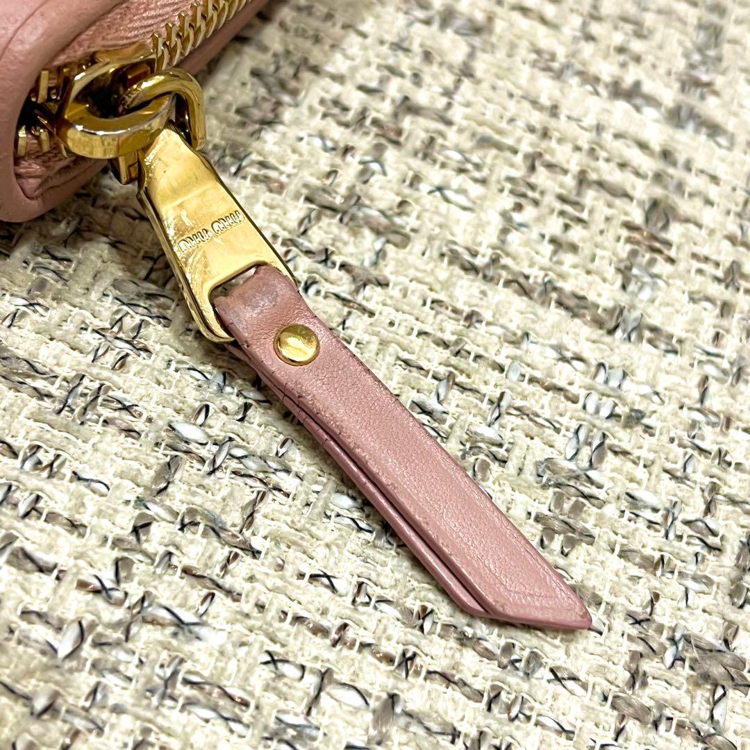 MIU MIU ミュウミュウ ピンク 編み込み レザー二つ折り財布 金ロゴ