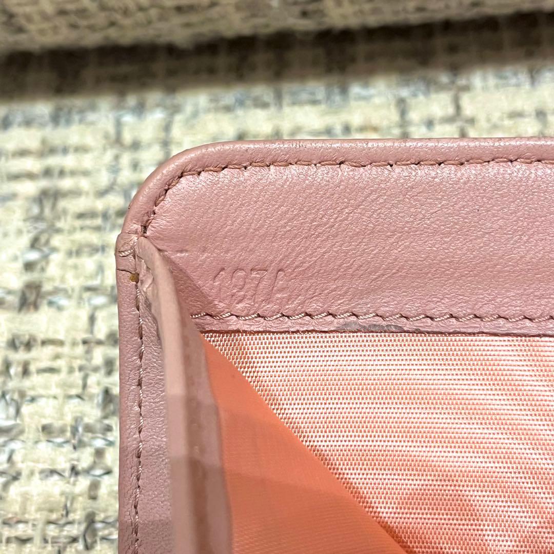 MIU MIU ミュウミュウ ピンク 編み込み レザー二つ折り財布 金ロゴ