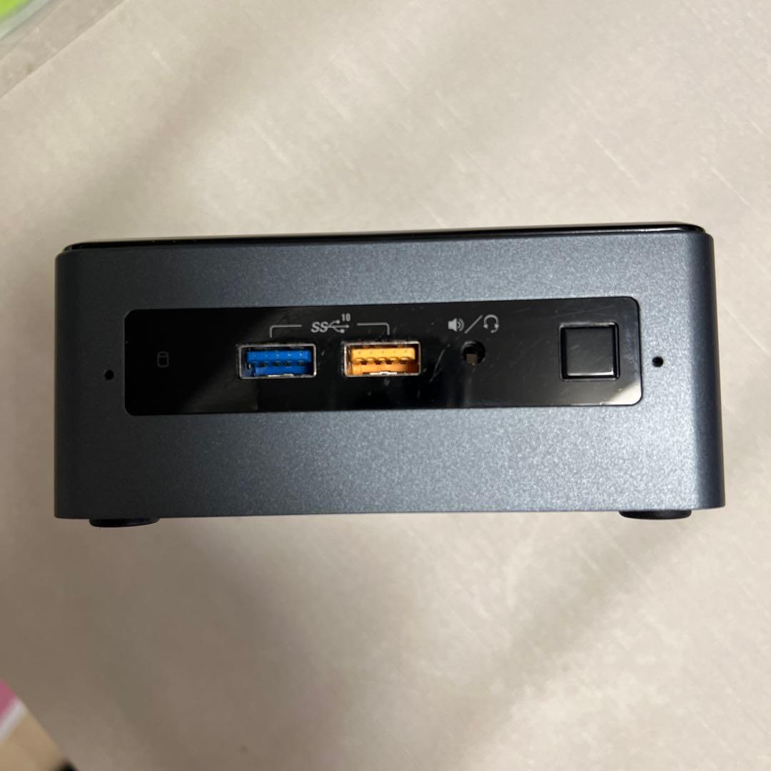 使用品　Intel NUC NUC8i5BEH ジャンク