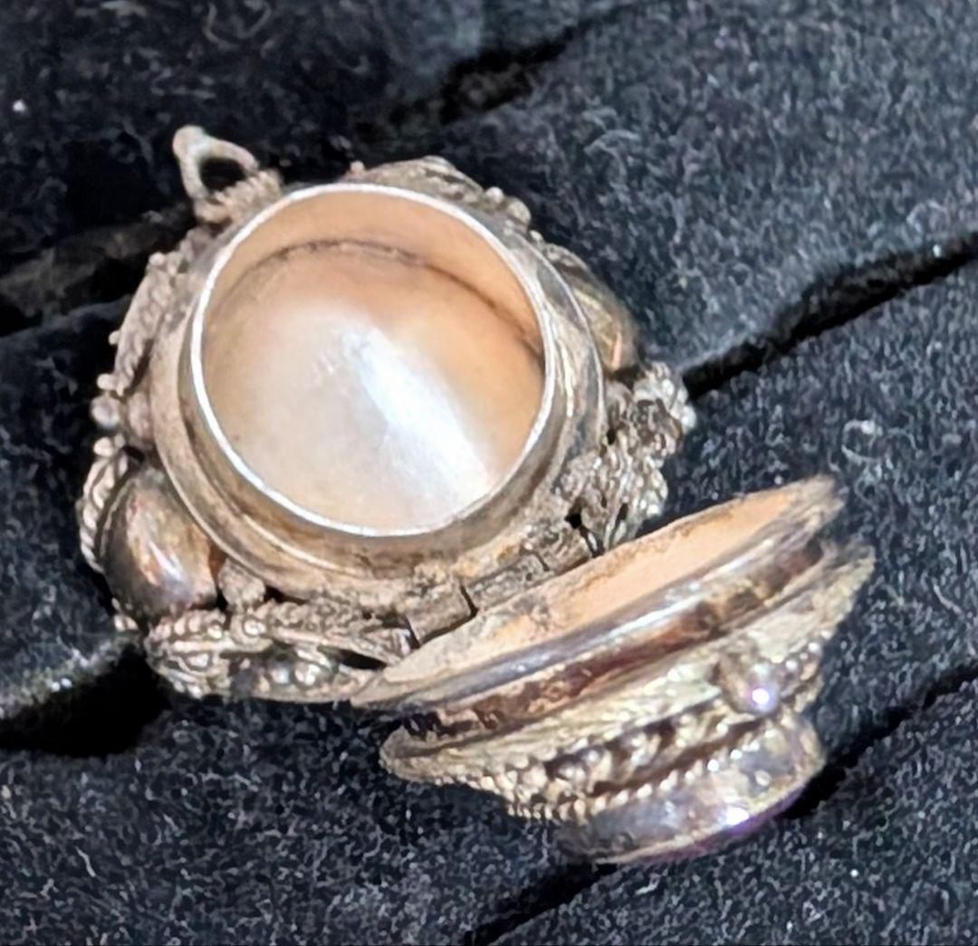 アメリカンアンティーク　細工リング　K18 と　925　刻印あり　アメジスト