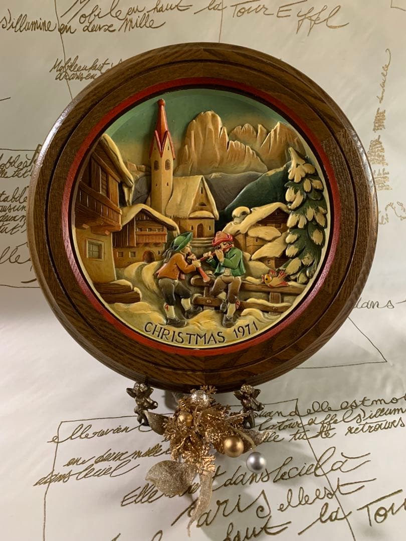アンリ人形　ビンテージ1971年クリスマス大型木製プレート！ヨーロッパの風景！