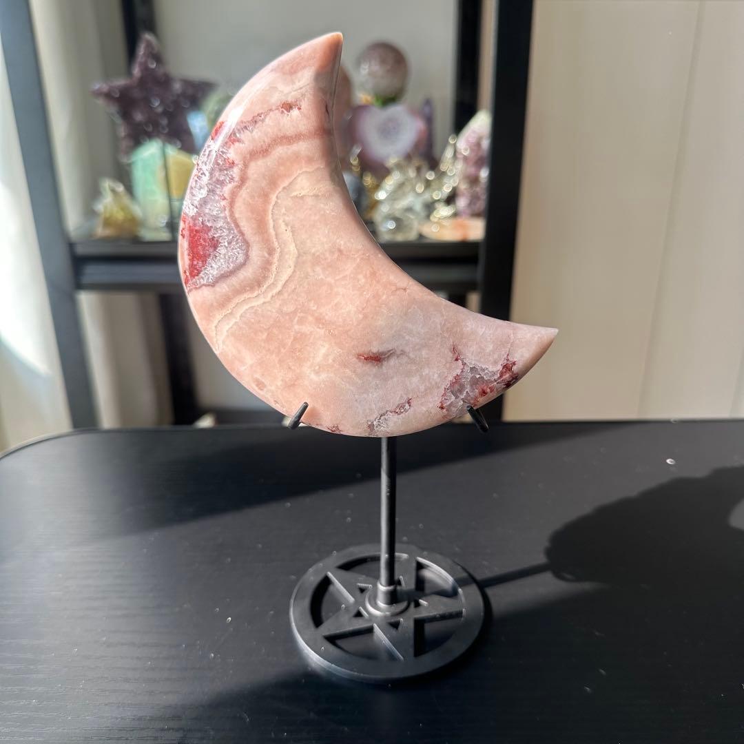 天然石ピンクアメジストの月　置物　台座付きNO.021512