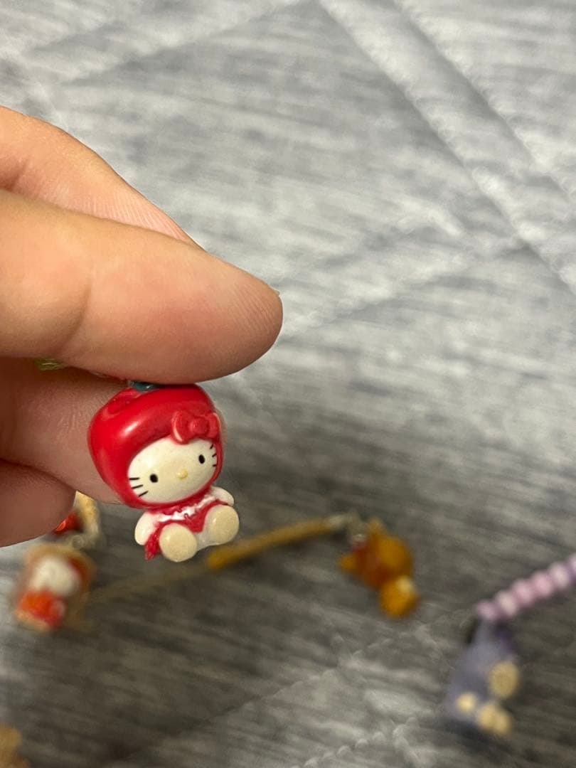 ご当地ハローキティ 根付け ストラップ 16個 / ボールペン 8本