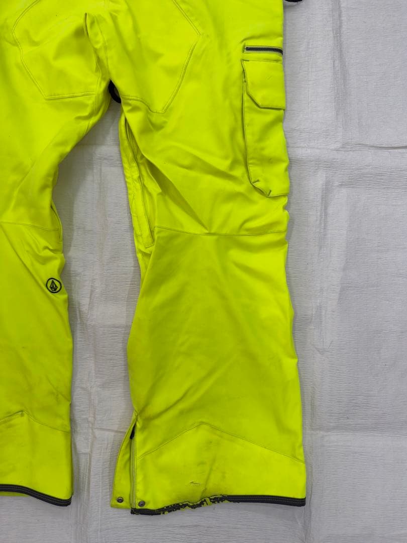 AA　VOLCOM スノーボードウェア 黒/黄緑