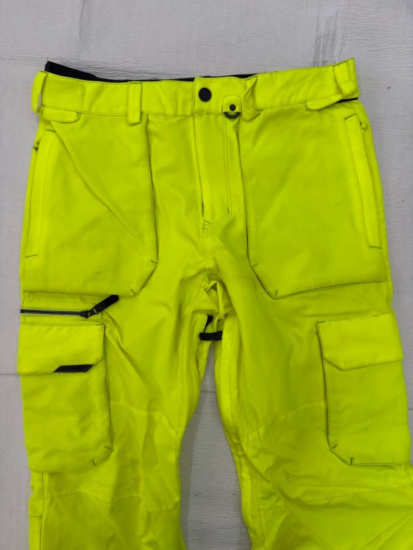 AA　VOLCOM スノーボードウェア 黒/黄緑