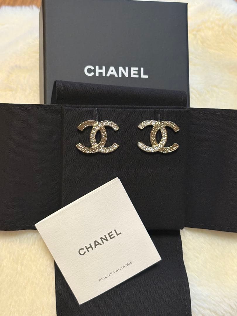 最終　から少し値下げしてみたこれがホンマのラスト CHANEL シャネル　ピアス