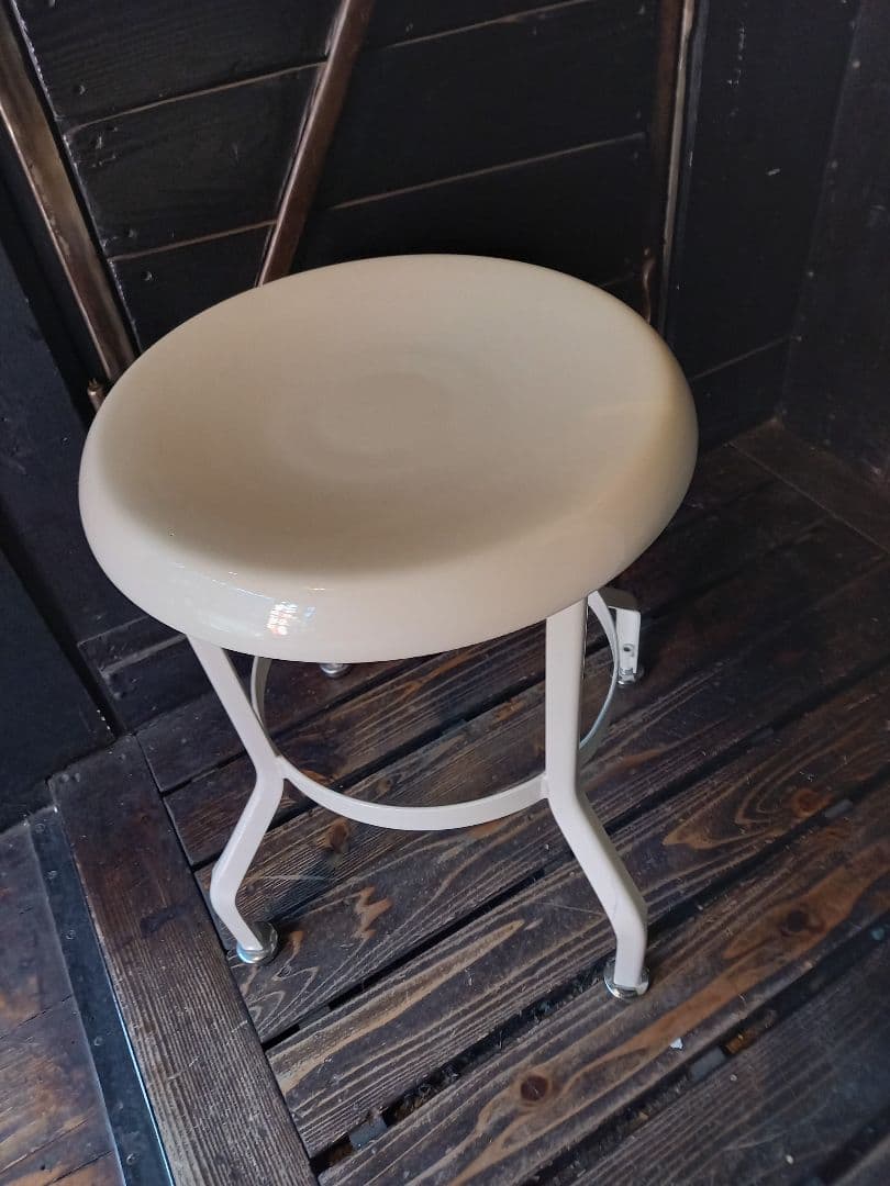 1990's　ポストモダン　スペースエイジ　インダストリアル　白　スツール