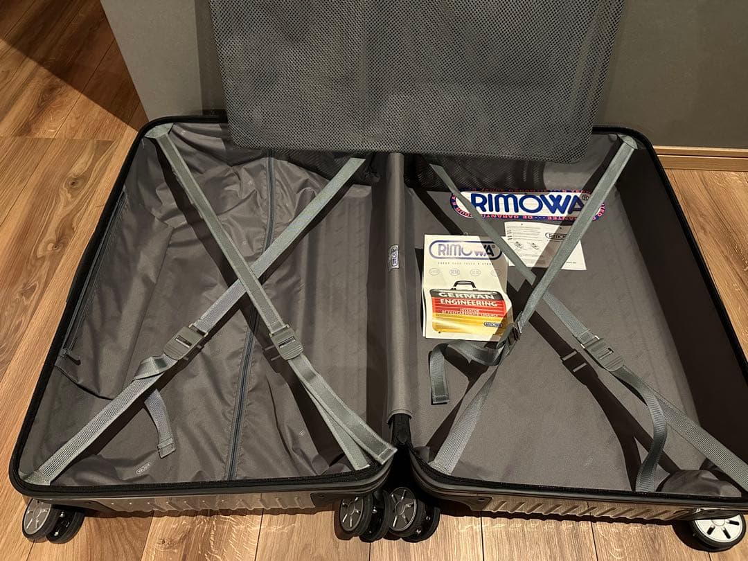 【美品】RIMOWA リモワ 82Lシルバー キャリーケース 4輪 タグ付き