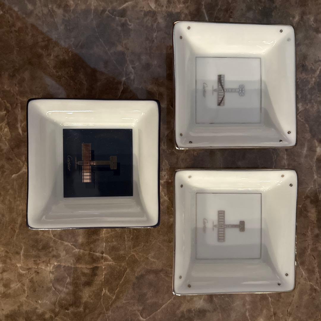 Cartier スクエア型皿 ホワイト/ネイビー