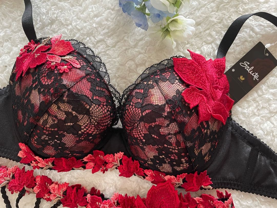 サルート E70/M 3点セット 32G BL パリ