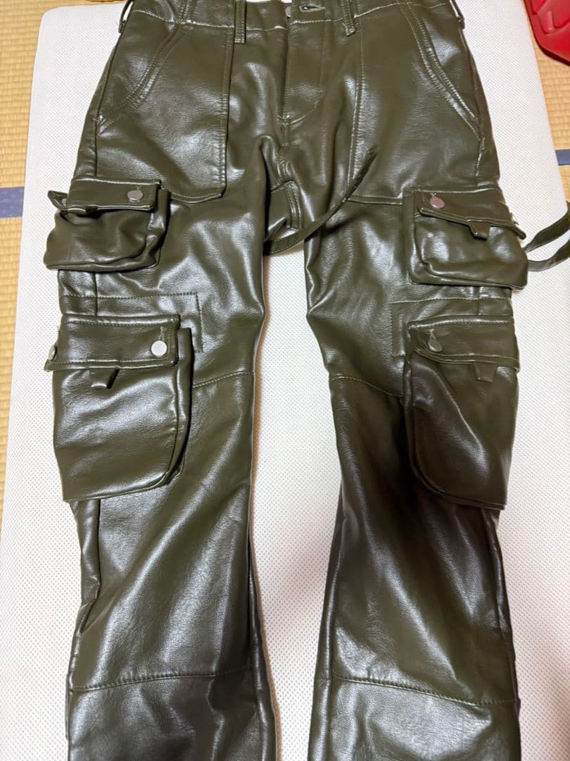 MNMLレザーフレアパンツ