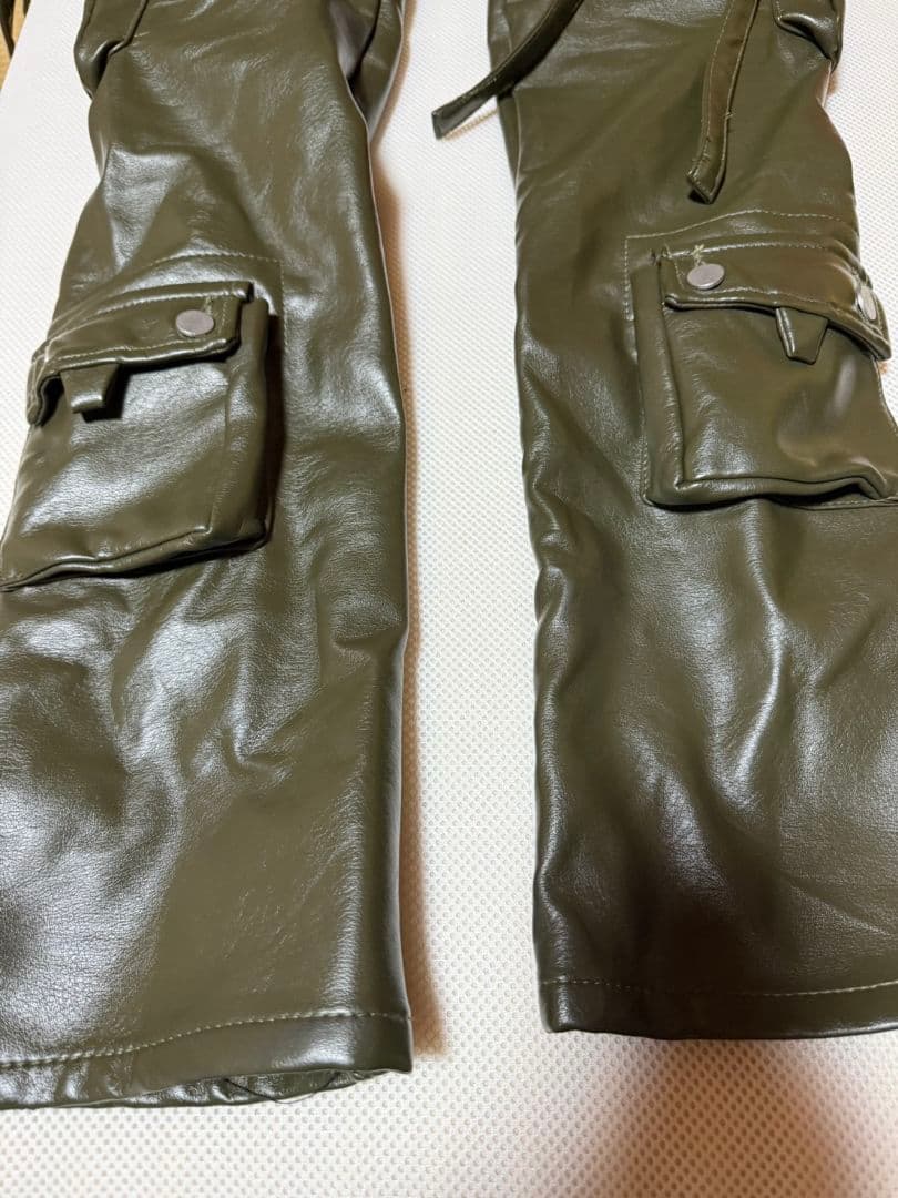 MNMLレザーフレアパンツ