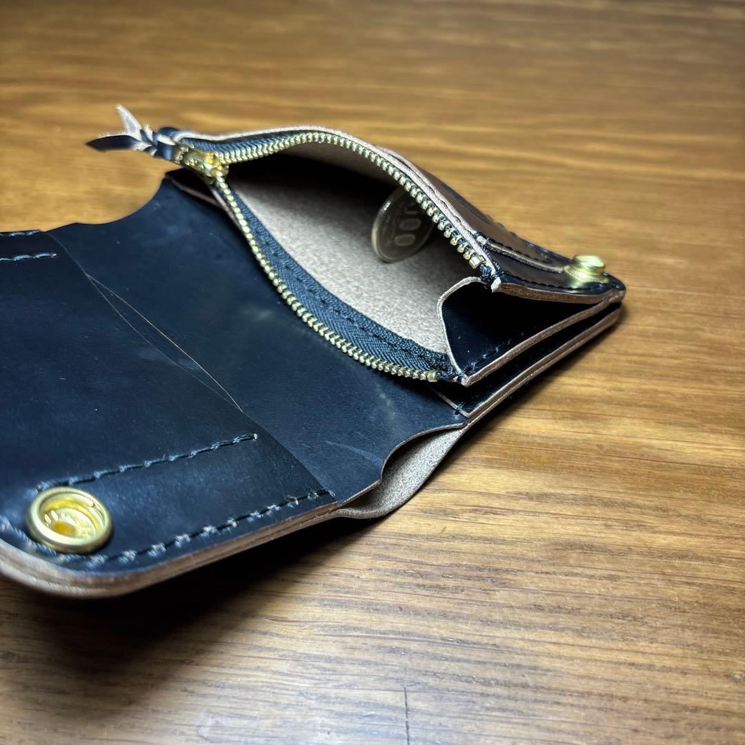 sa.395　二つ折りミドルウォレット 糸ブラック