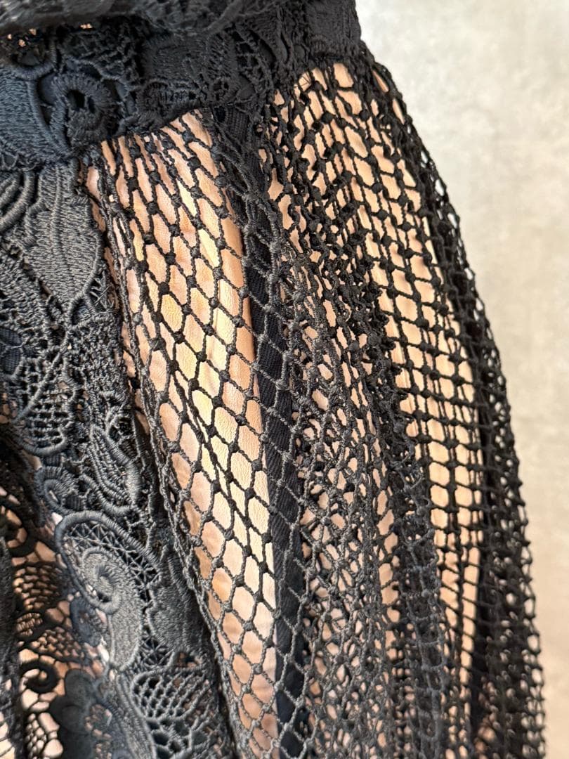 N°21（ヌメロヴェントゥーノ）アシンメトリー総レース切り替えワンピース