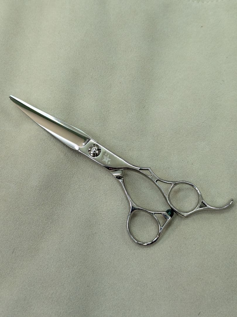 からくりシザー（アルファシザーのブランドと同じ製造元）おまけシザー付
