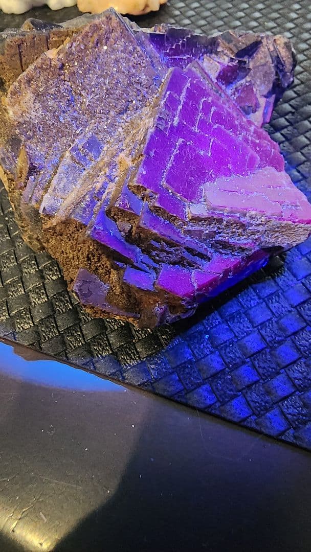 ブラックローズフローライト