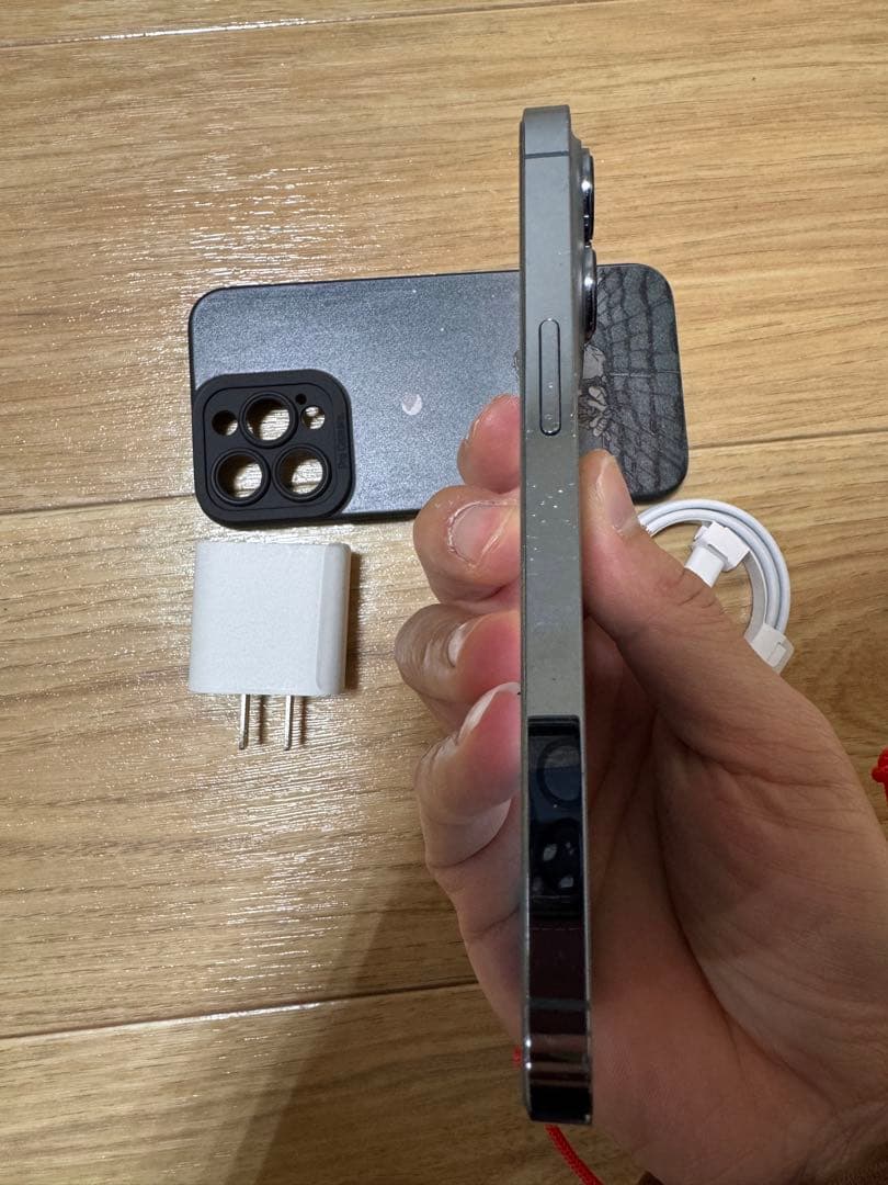 iPhone 13 pro Simフリー 92%バッテリー